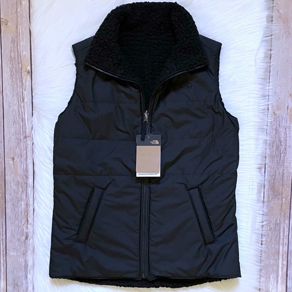 The North Face Women’s Merriewood Reversible Black Vest - Picture 3 of 10